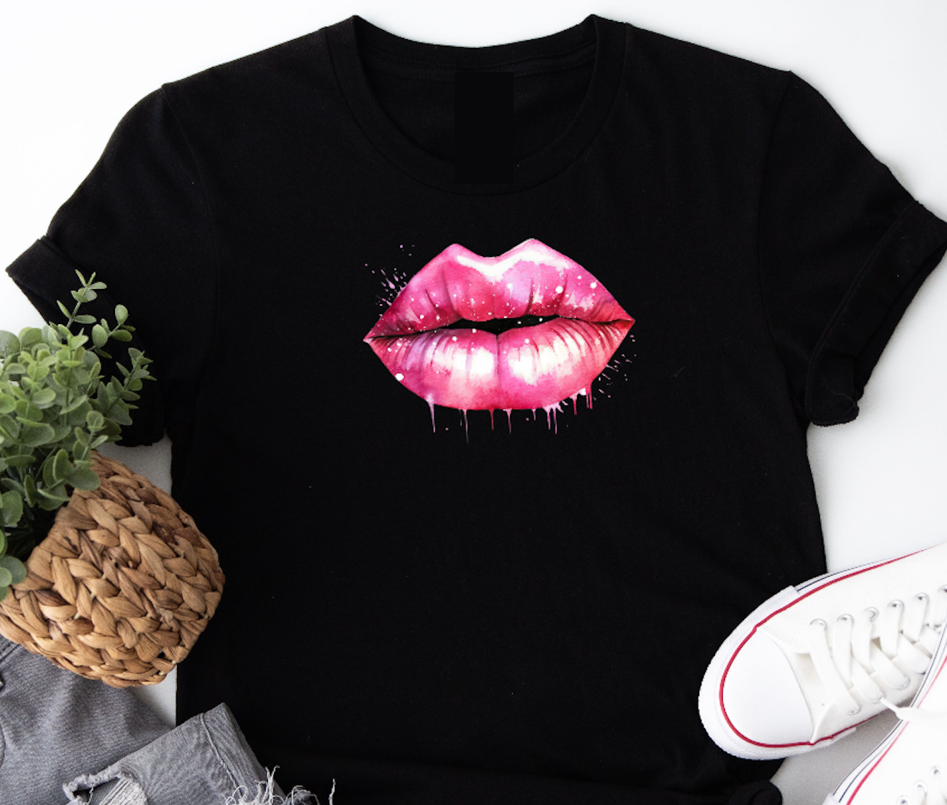 Stylish Short Sleeve T-Shirt - Graphic Pink